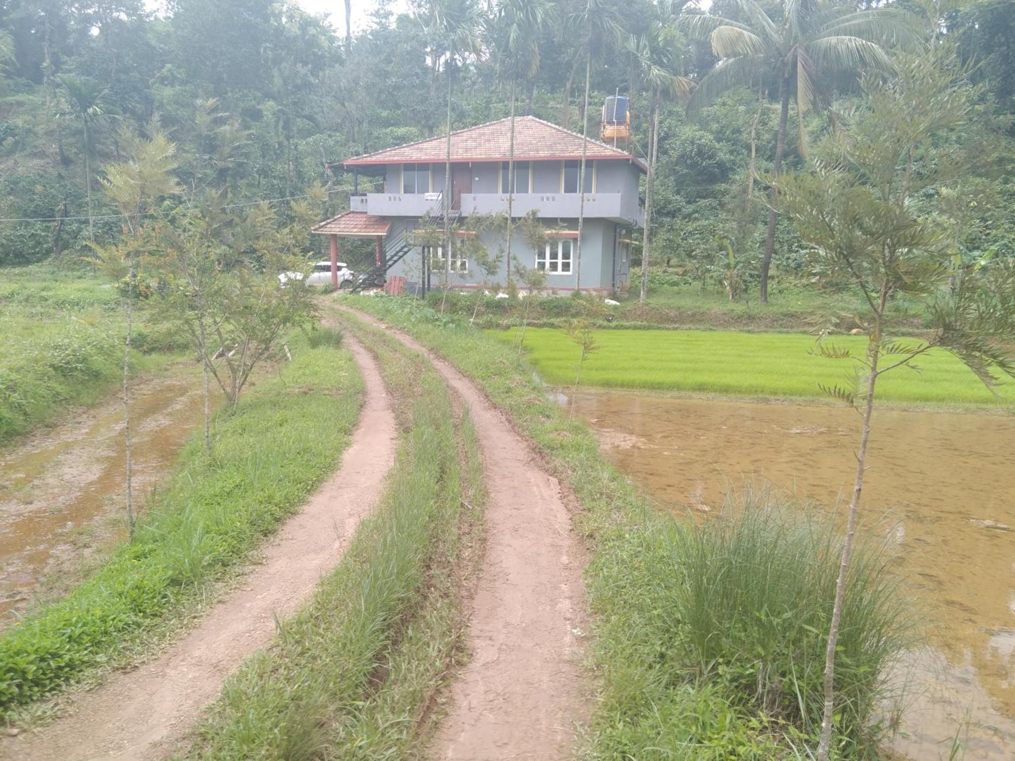 Samz Estate Stay 2Bhk Madikeri Esterno foto